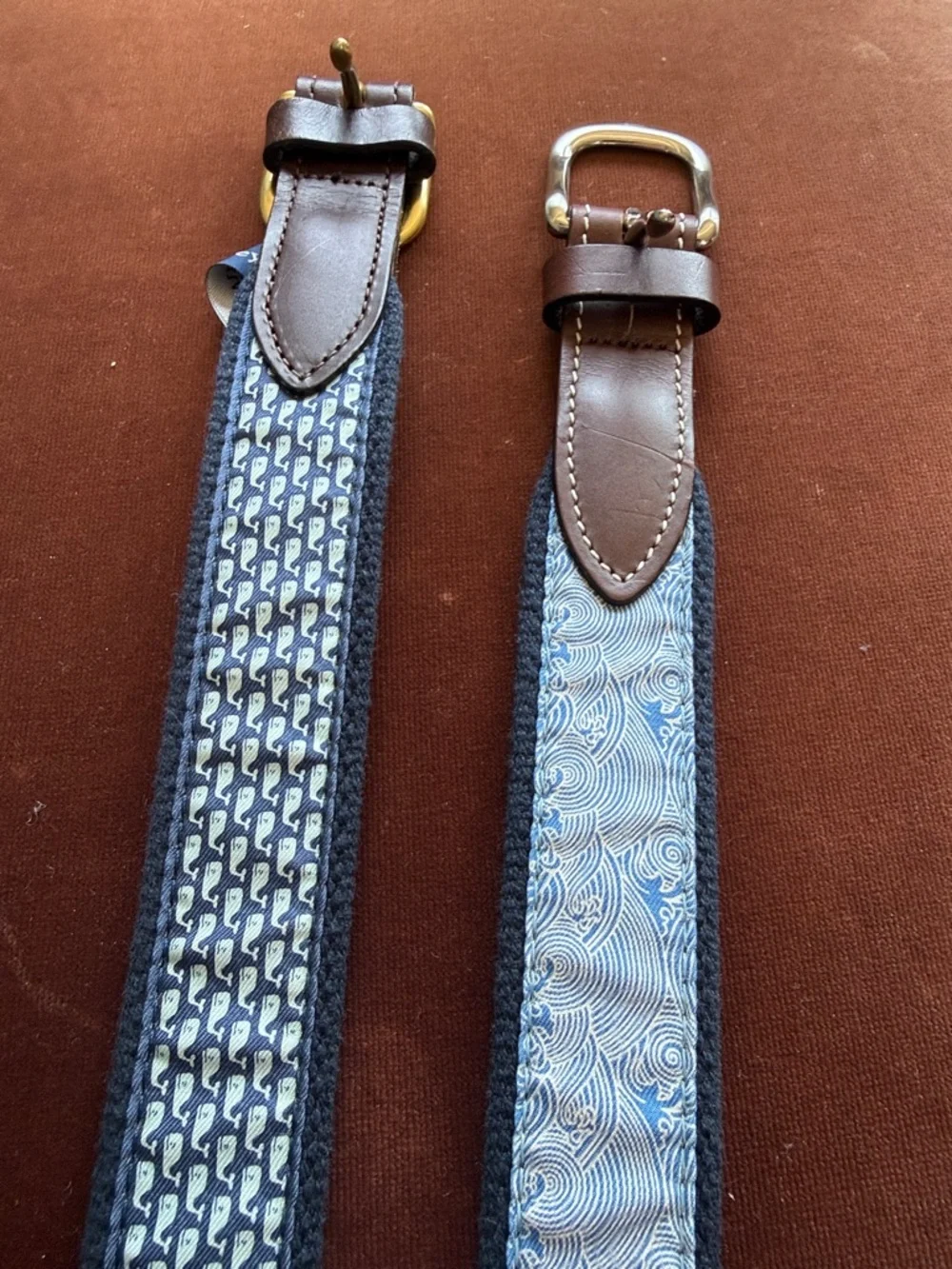 Boys vineyard vines Navy Patterned Fabric Belt with Brown Leather Trim.